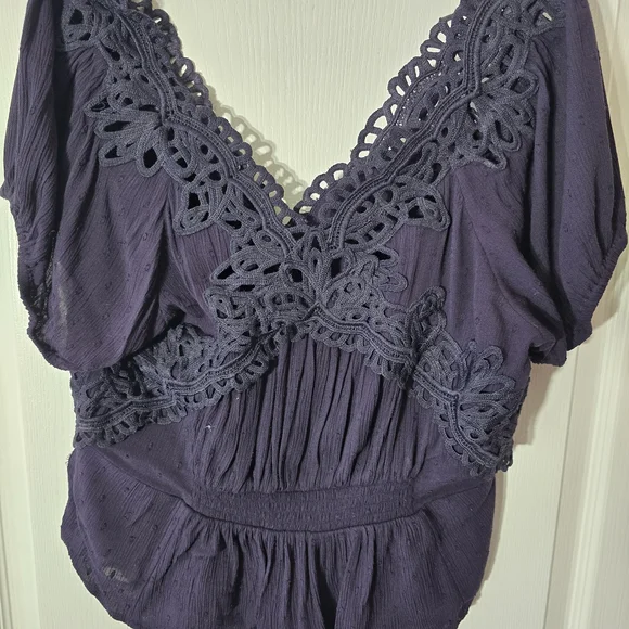 Free People "Sweet Roses" Lace Crochet Pullover Blouse. - Picture 3 of 9